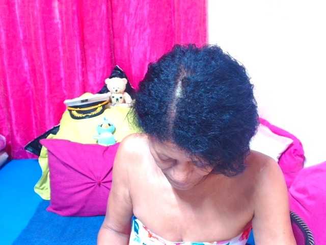 SLUTTYROXY live cam preview