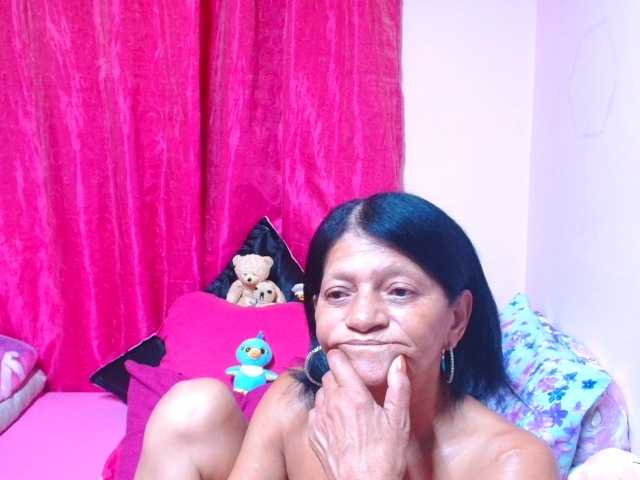 SLUTTYROXY live cam on BongaCams