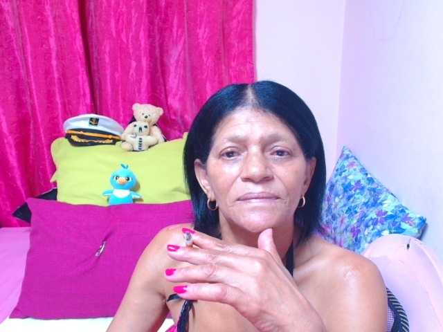 SLUTTYROXY live cam preview