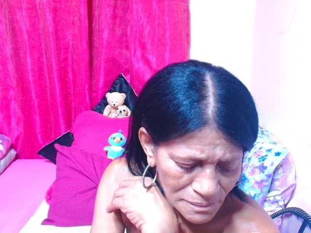 SLUTTYROXY live cam on BongaCams