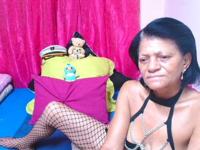 SLUTTYROXY live cam on BongaCams