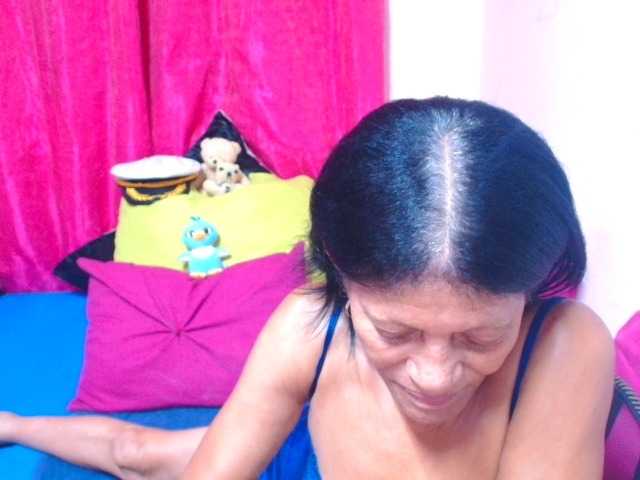 SLUTTYROXY live cam on BongaCams