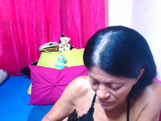 SLUTTYROXY live cam on BongaCams
