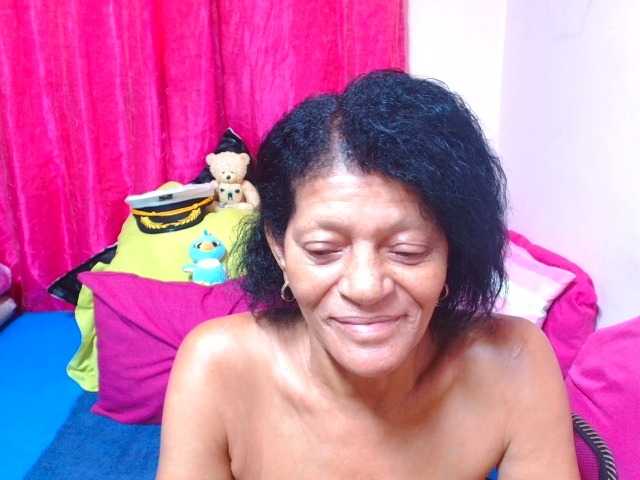 SLUTTYROXY live cam preview