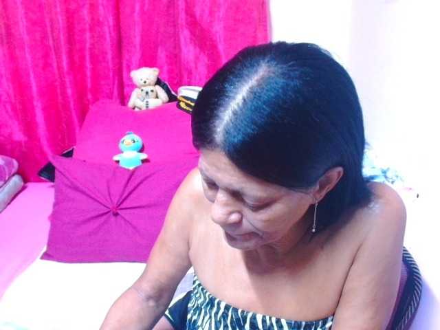 SLUTTYROXY live cam on BongaCams