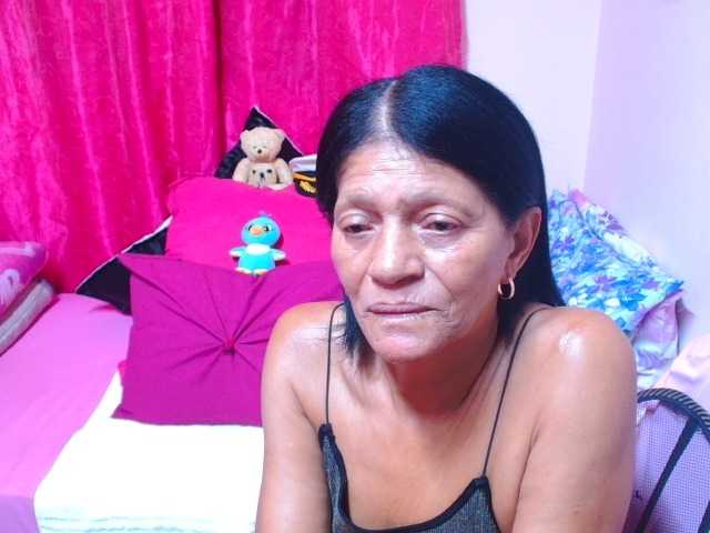 SLUTTYROXY live cam