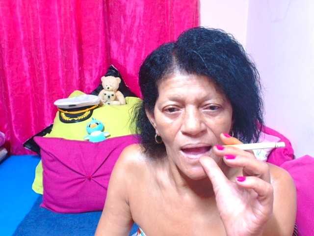 SLUTTYROXY live cam preview