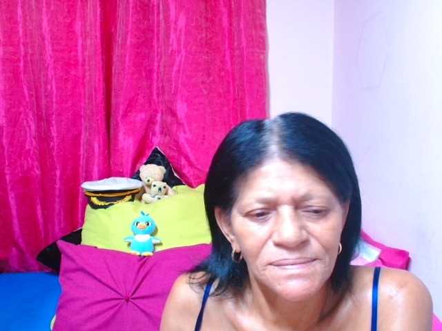 SLUTTYROXY live cam on BongaCams