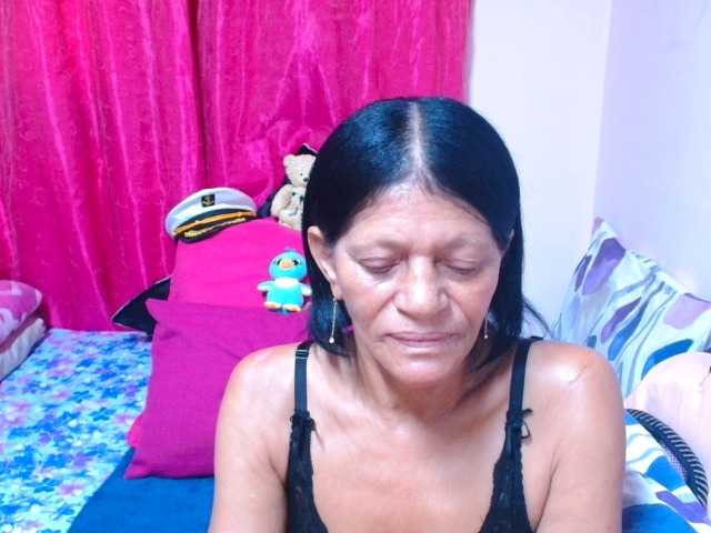 SLUTTYROXY live cam on BongaCams