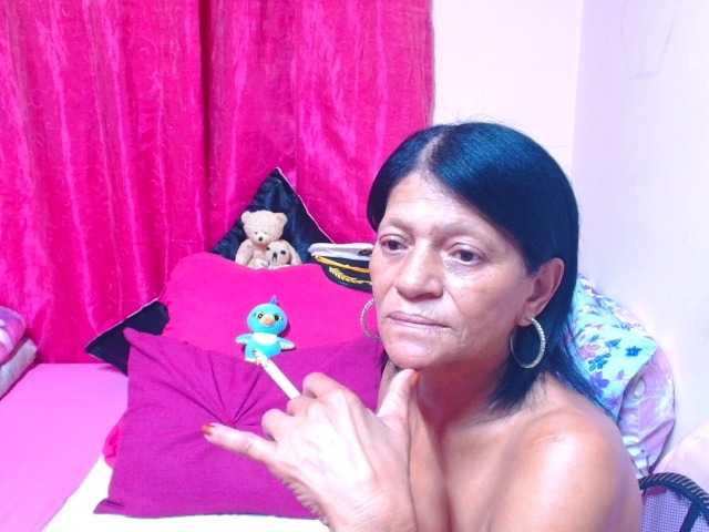SLUTTYROXY live cam on BongaCams