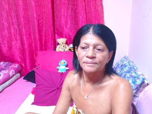 SLUTTYROXY live cam on BongaCams