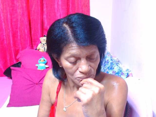 SLUTTYROXY live cam on BongaCams