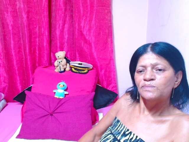 SLUTTYROXY live cam on BongaCams
