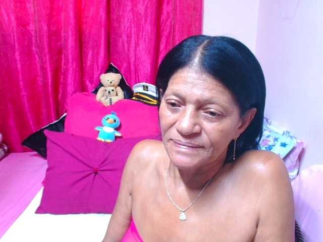 SLUTTYROXY live cam on BongaCams
