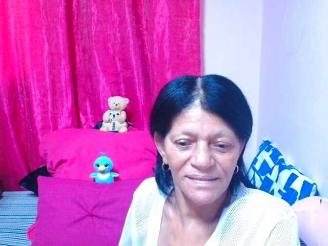 SLUTTYROXY live cam on BongaCams