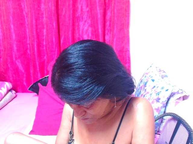 SLUTTYROXY live cam on BongaCams