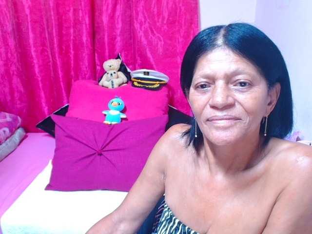 SLUTTYROXY live cam preview