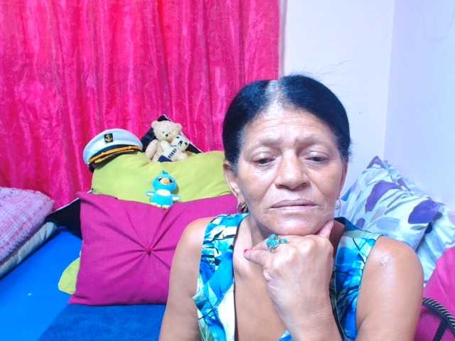 SLUTTYROXY live cam on BongaCams