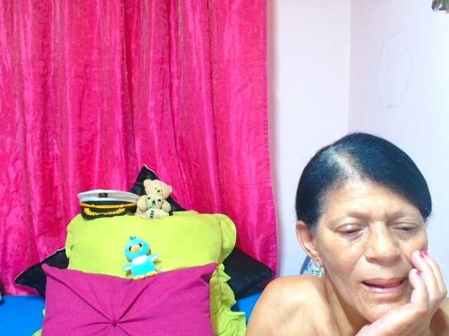 SLUTTYROXY live cam on BongaCams