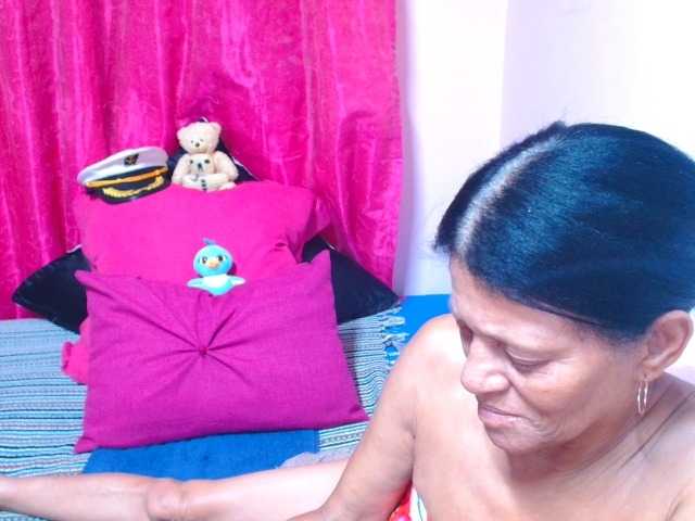 SLUTTYROXY live cam on BongaCams