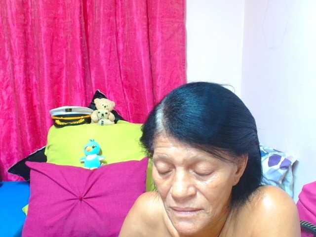 SLUTTYROXY live cam on BongaCams