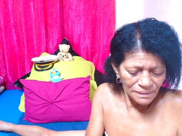 SLUTTYROXY live cam preview