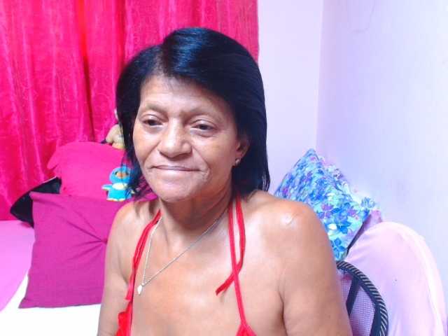SLUTTYROXY live cam on BongaCams