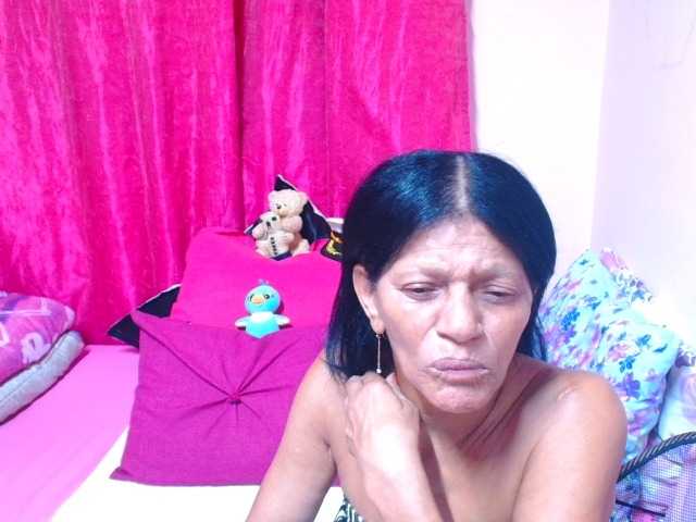 SLUTTYROXY live cam on BongaCams