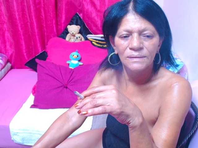 SLUTTYROXY live cam on BongaCams