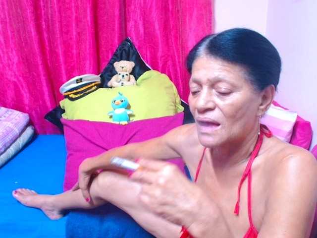 SLUTTYROXY live cam on BongaCams