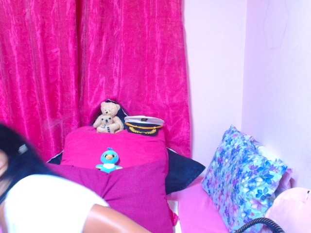 SLUTTYROXY live cam on BongaCams