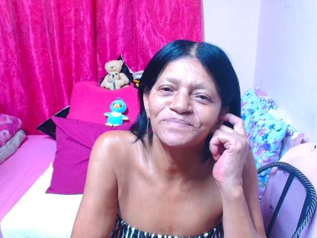 SLUTTYROXY live cam on BongaCams