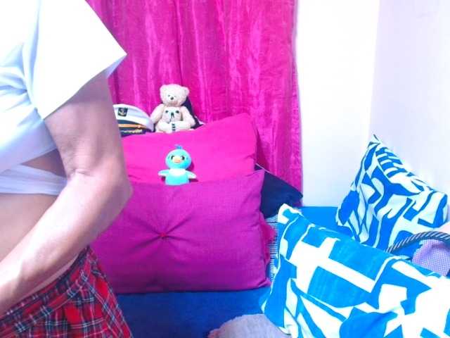 SLUTTYROXY live cam on BongaCams