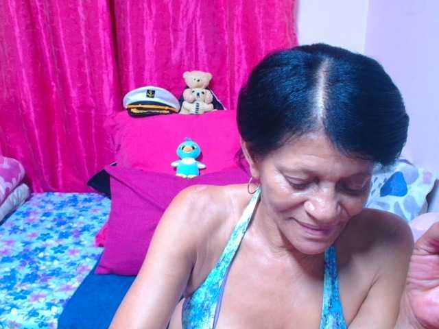 SLUTTYROXY live cam preview