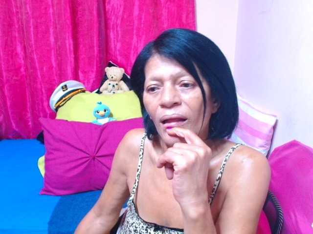 SLUTTYROXY live cam on BongaCams