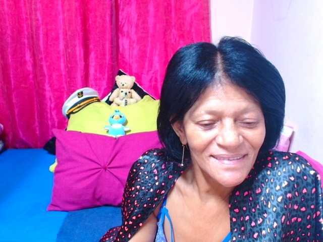 SLUTTYROXY live cam on BongaCams
