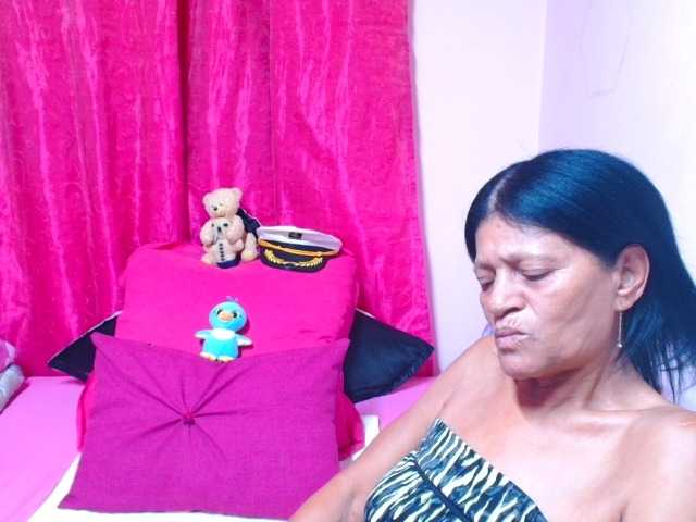 SLUTTYROXY live cam on BongaCams