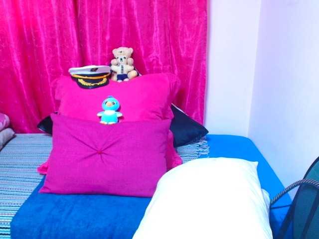 SLUTTYROXY live cam preview