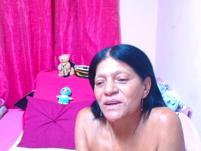 SLUTTYROXY live cam on BongaCams