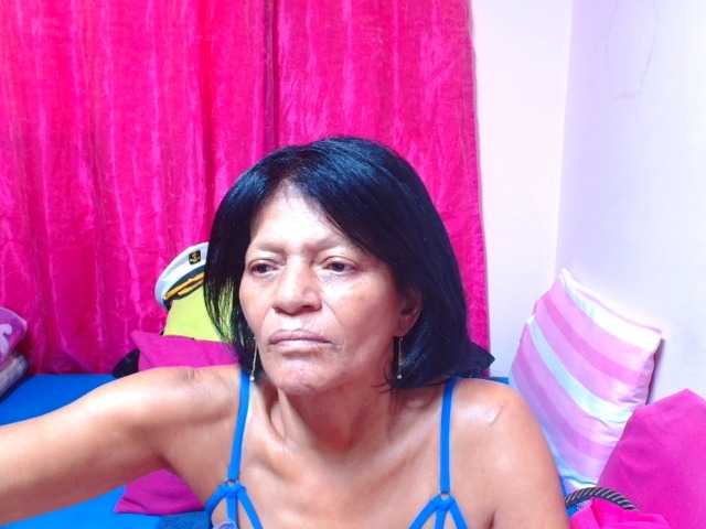 SLUTTYROXY webcam