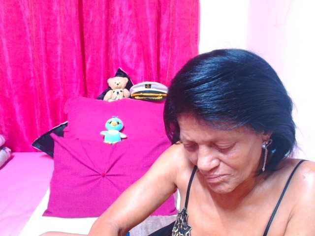 SLUTTYROXY live cam on BongaCams