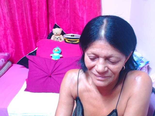 SLUTTYROXY live cam