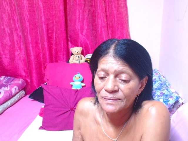 SLUTTYROXY live cam on BongaCams