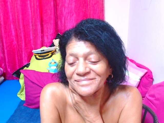 SLUTTYROXY live cam preview