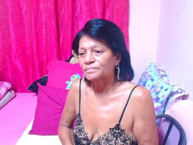 SLUTTYROXY live cam on BongaCams