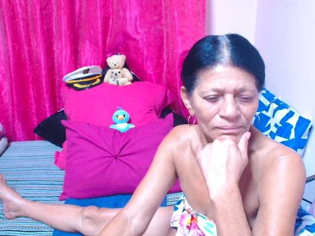 SLUTTYROXY live cam on BongaCams