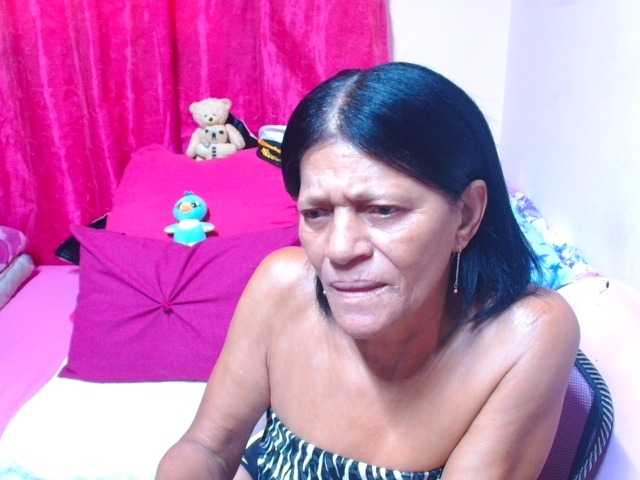 SLUTTYROXY live cam on BongaCams