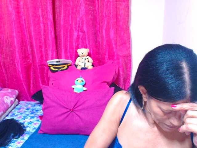 SLUTTYROXY live cam preview