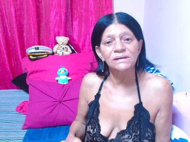 SLUTTYROXY live cam on BongaCams