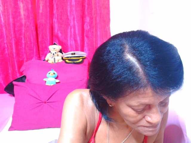 SLUTTYROXY live cam on BongaCams